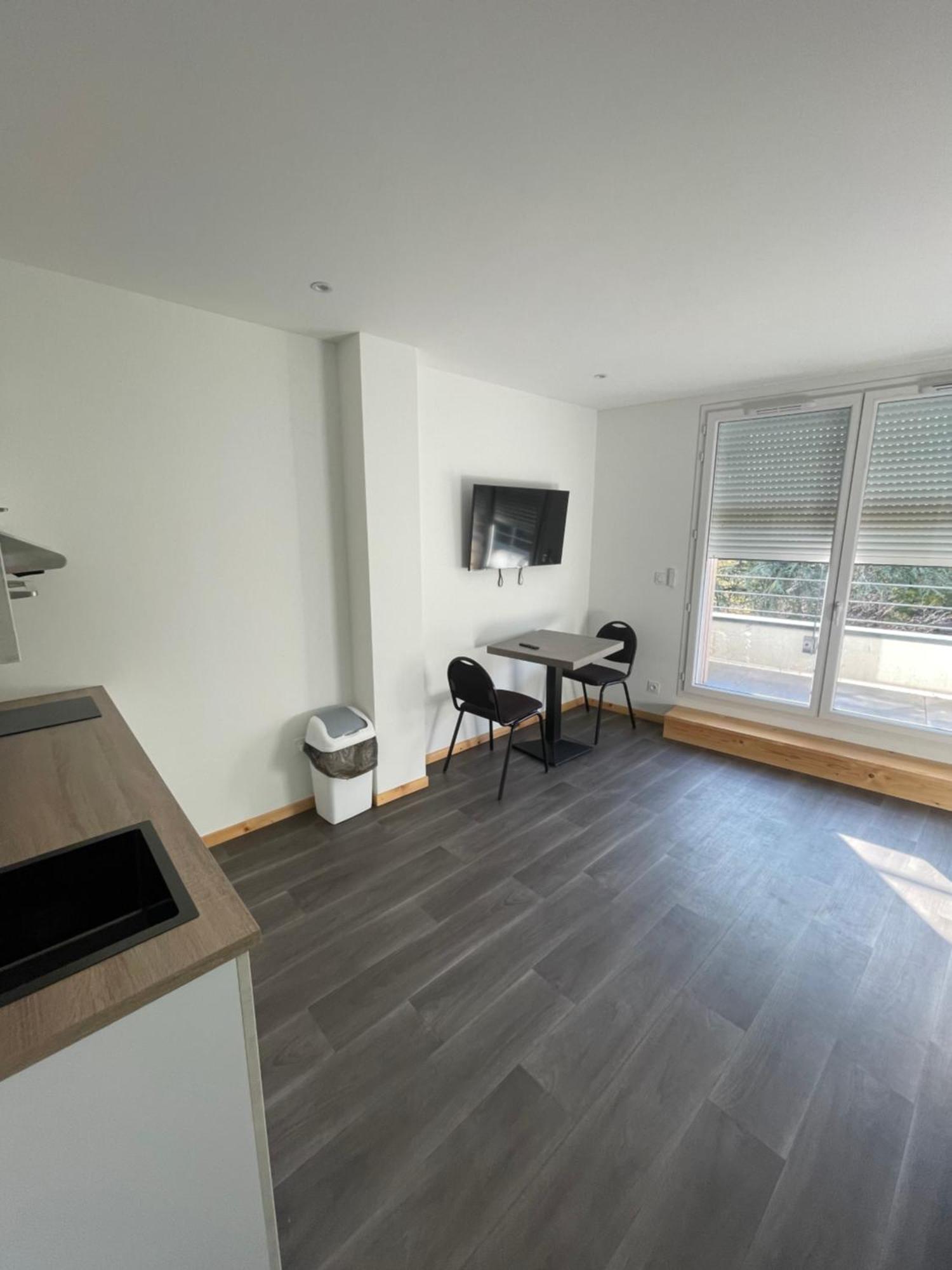 Le Salvador - Appart'Hotel De 18M2 A 44M2 La Talaudiere 外观 照片