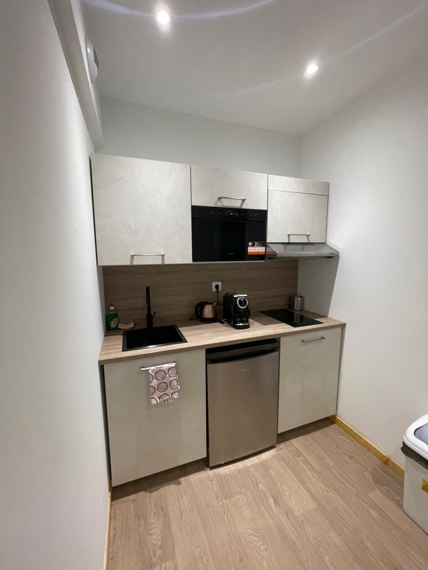 Le Salvador - Appart'Hotel De 18M2 A 44M2 La Talaudiere 外观 照片