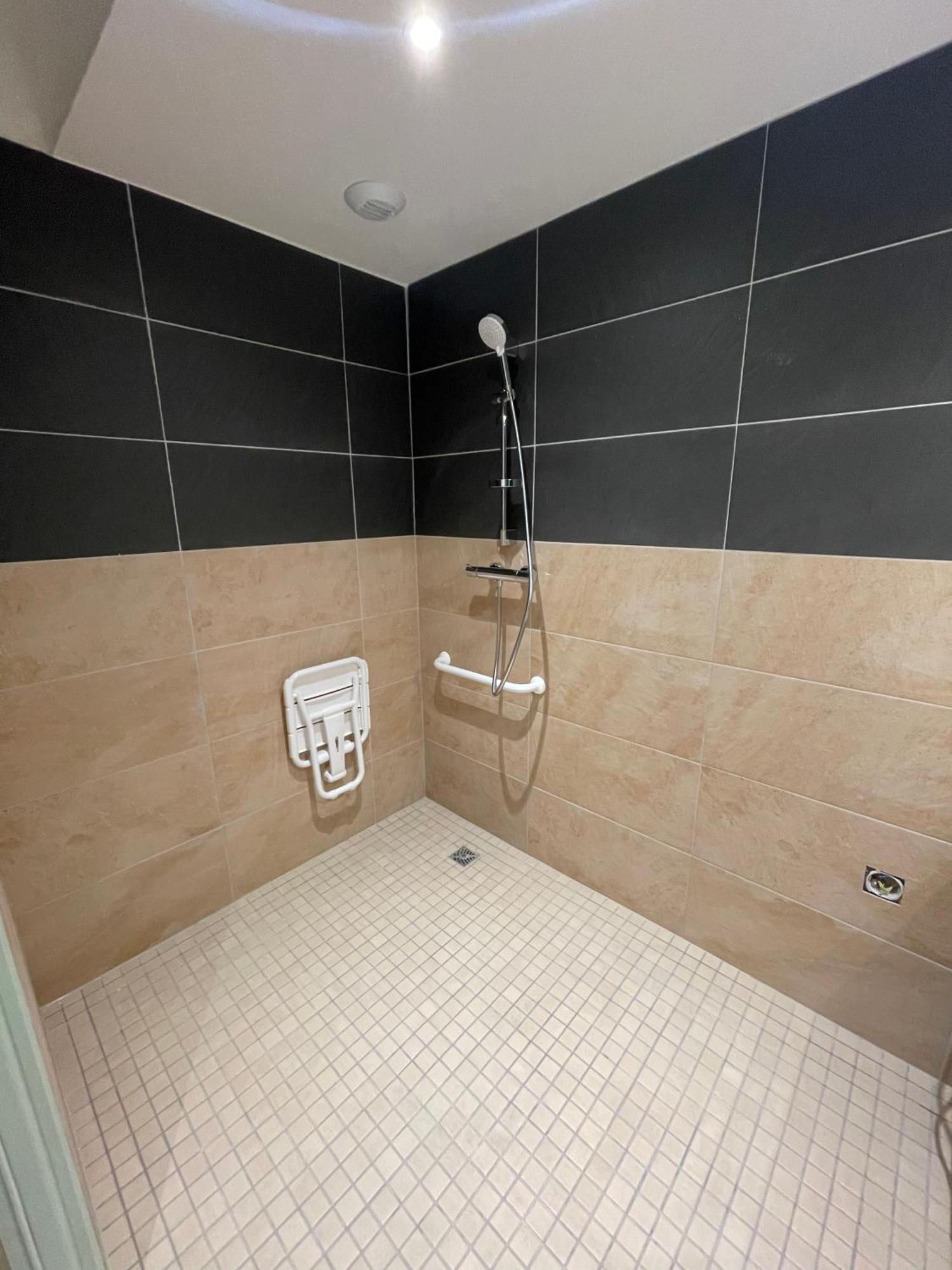 Le Salvador - Appart'Hotel De 18M2 A 44M2 La Talaudiere 外观 照片